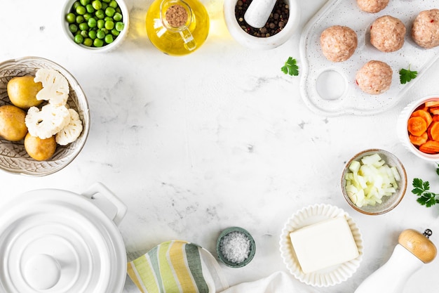 zestaw potraw na stole